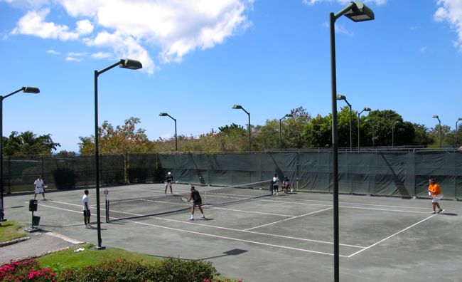 El disfrute de una excelente mañana de buen tenis durante