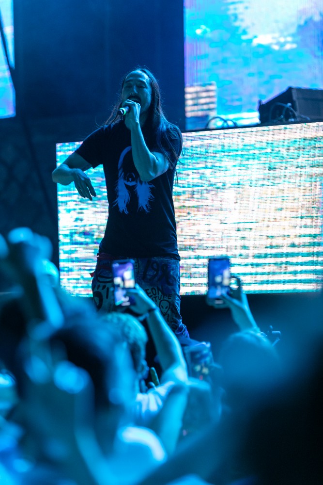 The musical icons Steve Aoki and Sech bid farewell to the year in Altos